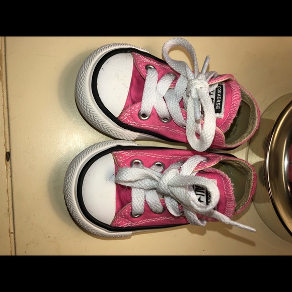 Pink Converse - Picture 2 of 4